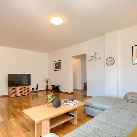 Park I Comfort Near Everything Apartament Pula